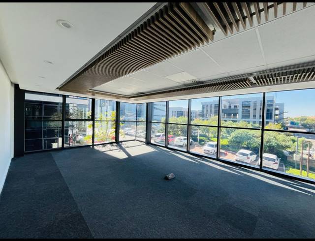760M² OFFICE TO LET IN VORNA VALLEY